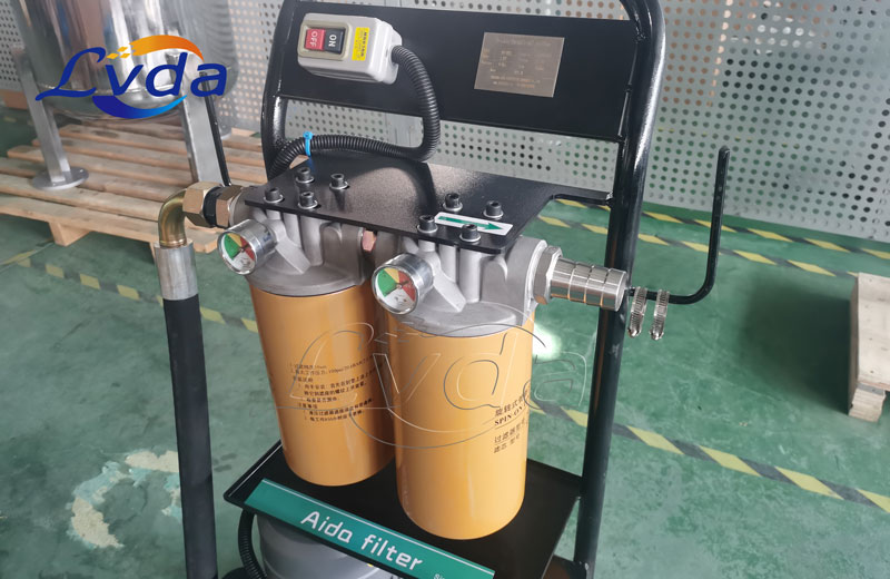 湖北武漢客戶蒞臨濾達凈化考察濾油機設備
